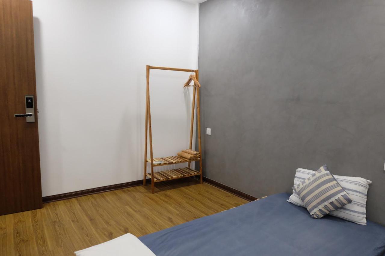 La Sen_Thu An_Phong Don Co Cua So Nhin Ra Ban Cong Apartment Thon An Hoa Exterior photo